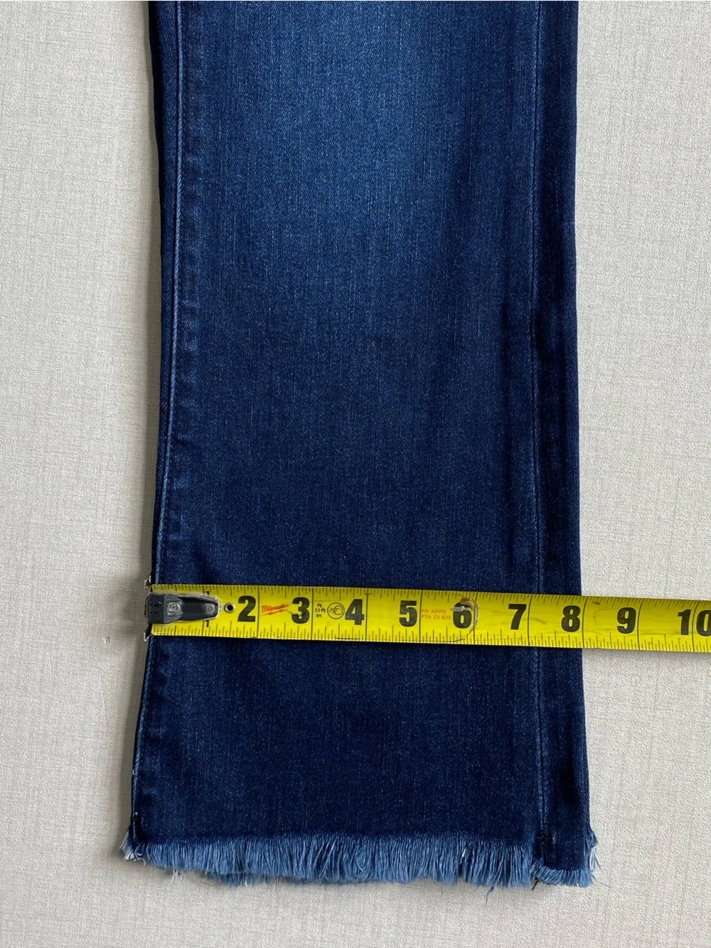Liverpool Los Angeles Dark Wash Raw Hem Crop Flare Jeans Size 2/26